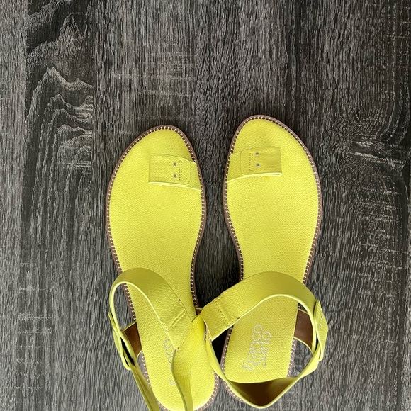 sandals - Picture 3 of 3